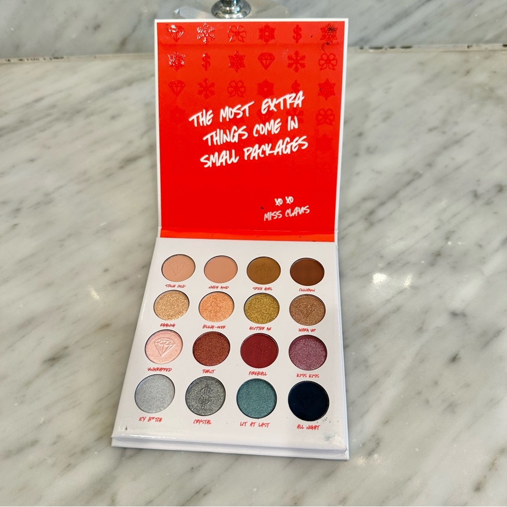 New BH Cosmetics “Miss Claus So Spoiled” Eyeshadow Palette